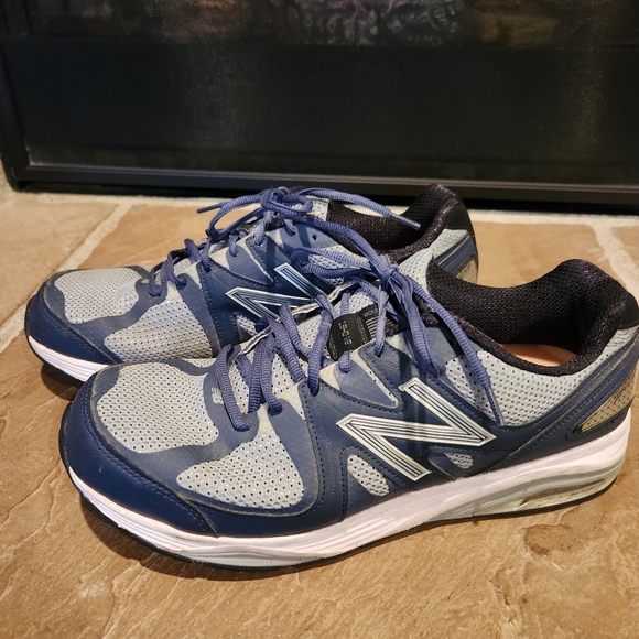 New Balance Shoes New Balance Mens 54v2 Low Top Rollbar Shoes Size